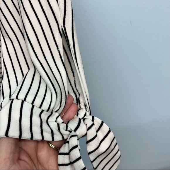 Mello Day black & white striped top size Small - Picture 2 of 11